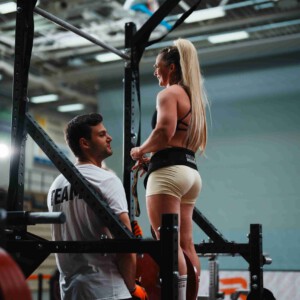 Vor dem Chin up Jessica Kallage-Götze German Open Juni 2025 Weighted Calisthenics